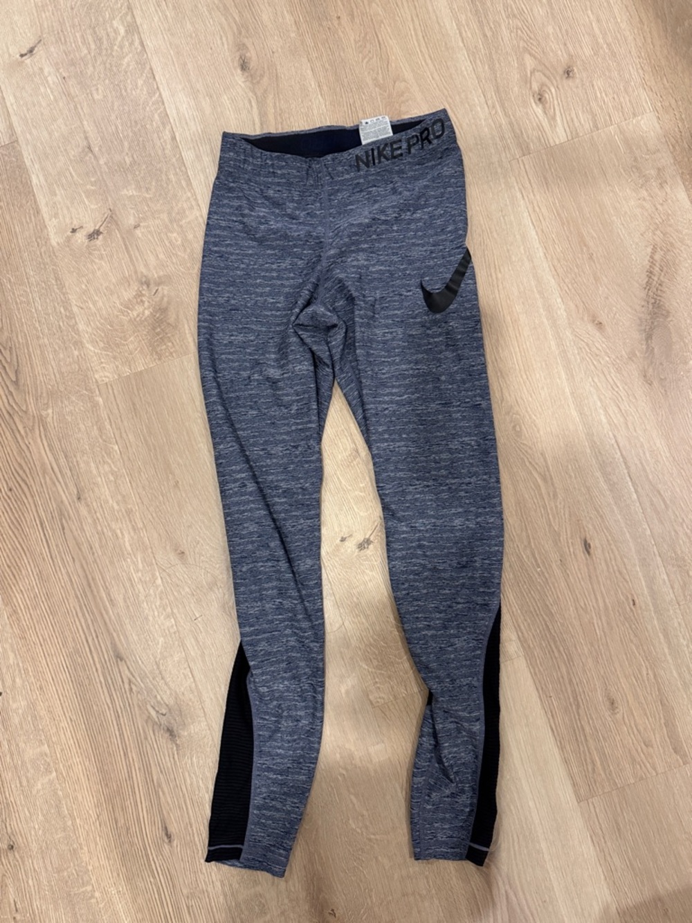 Nike Gray & Black Heathered Performance Leggings